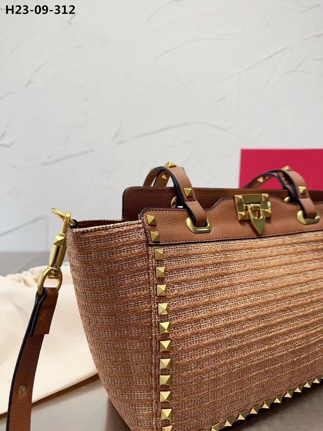 VALENTINO ROCKSTUD TOTE BAG BROWN 28CM - Image 5