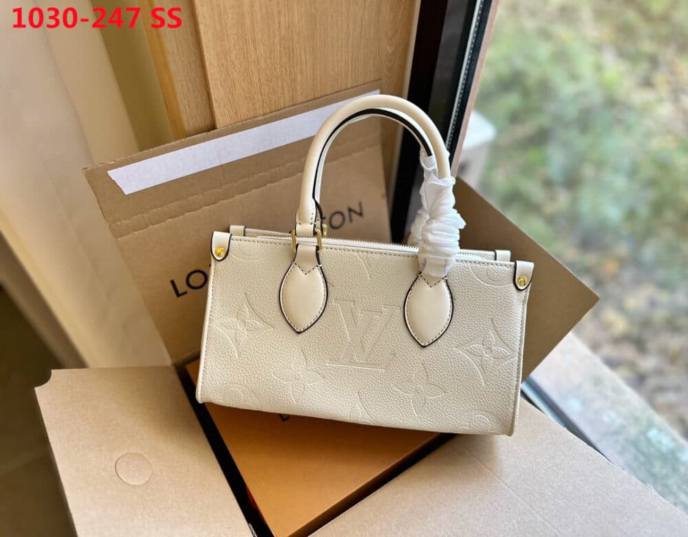 LOUIS VUITTON ONTHEGO EAST WEST BAG BEIGE 25CM M23698 - Image 3