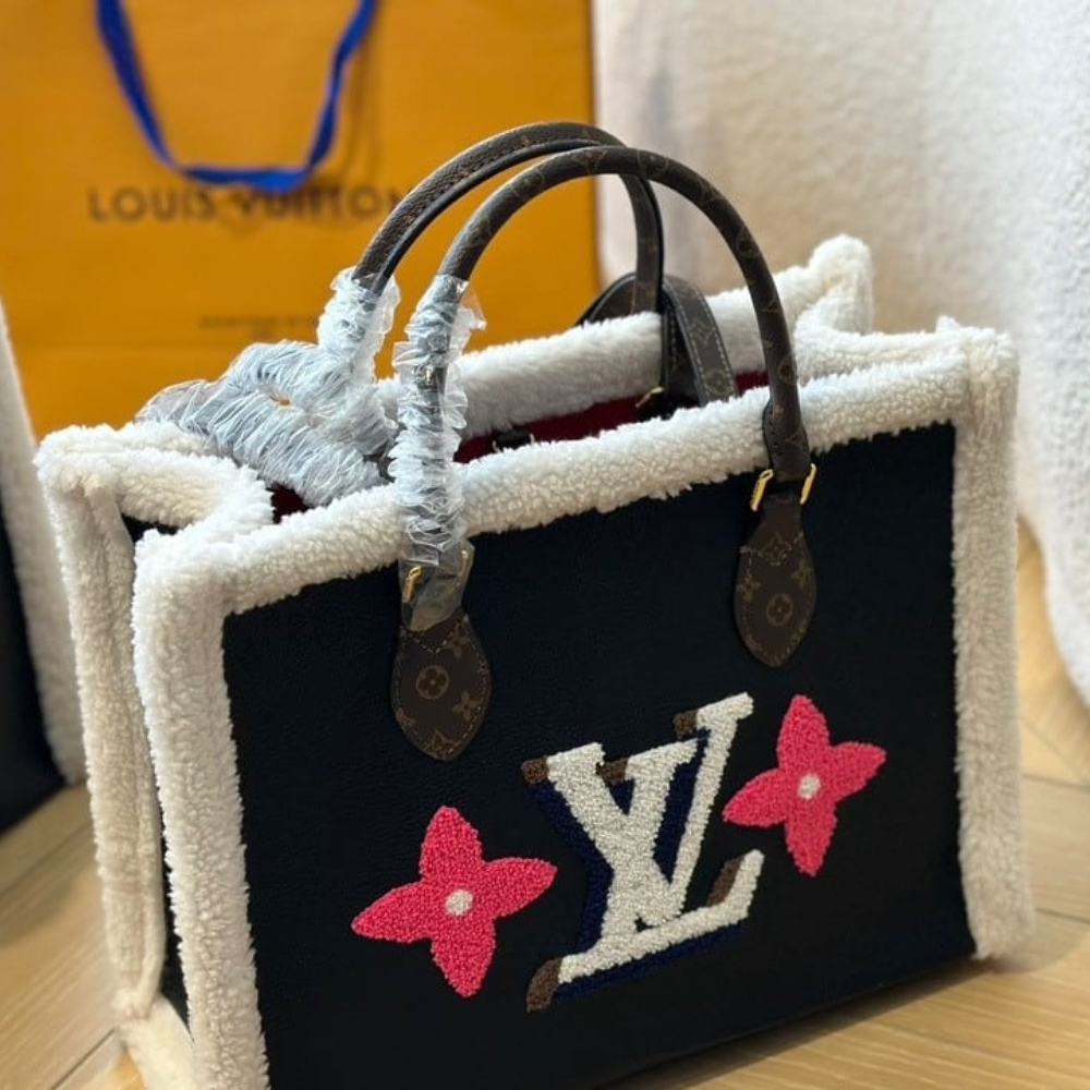 Alternative view of LOUIS VUITTON ONTHEGO GM TEDDY BAG BLACK 41CM M56958