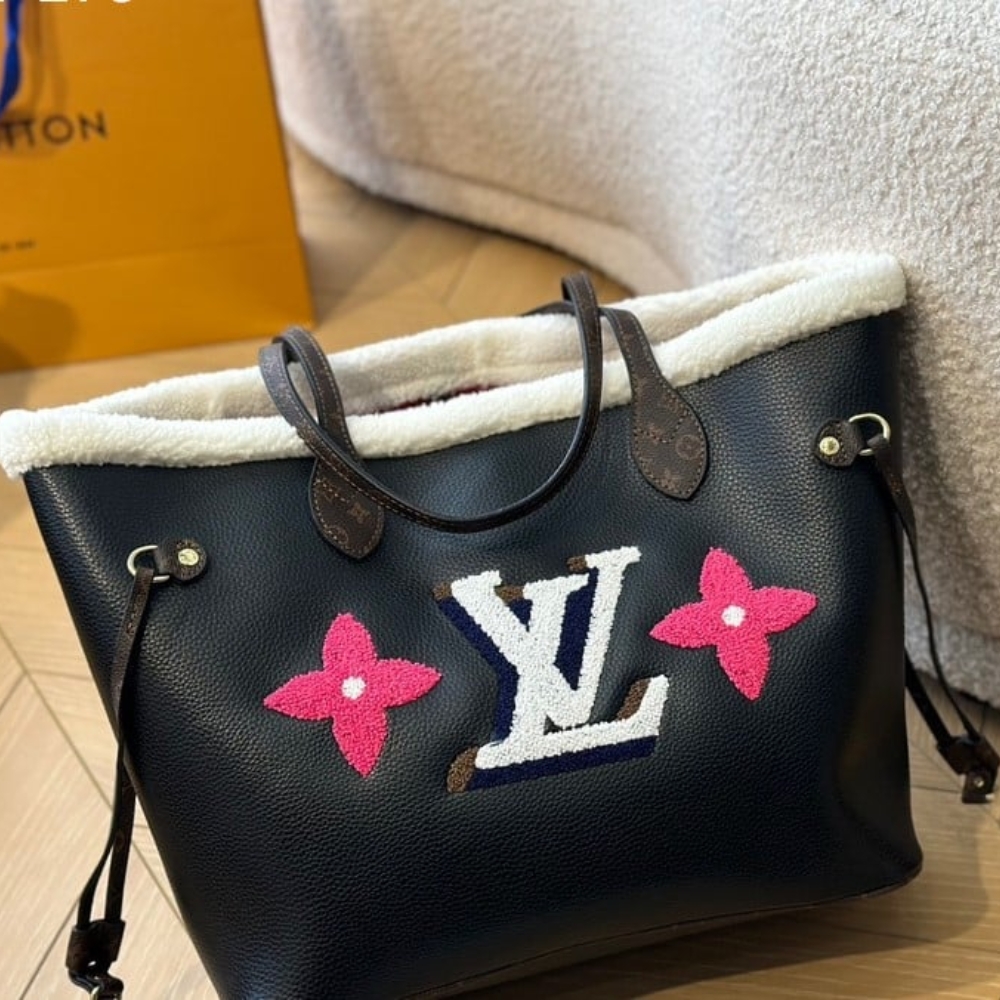 Alternative view of LOUIS VUITTON NEVERFULL MM MONOGRAM TEDDY BLACK 31CM M56960