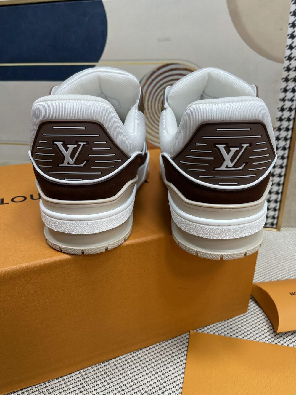 LOUIS VUITTON LV TRAINER SNEAKER BROWN - Image 6