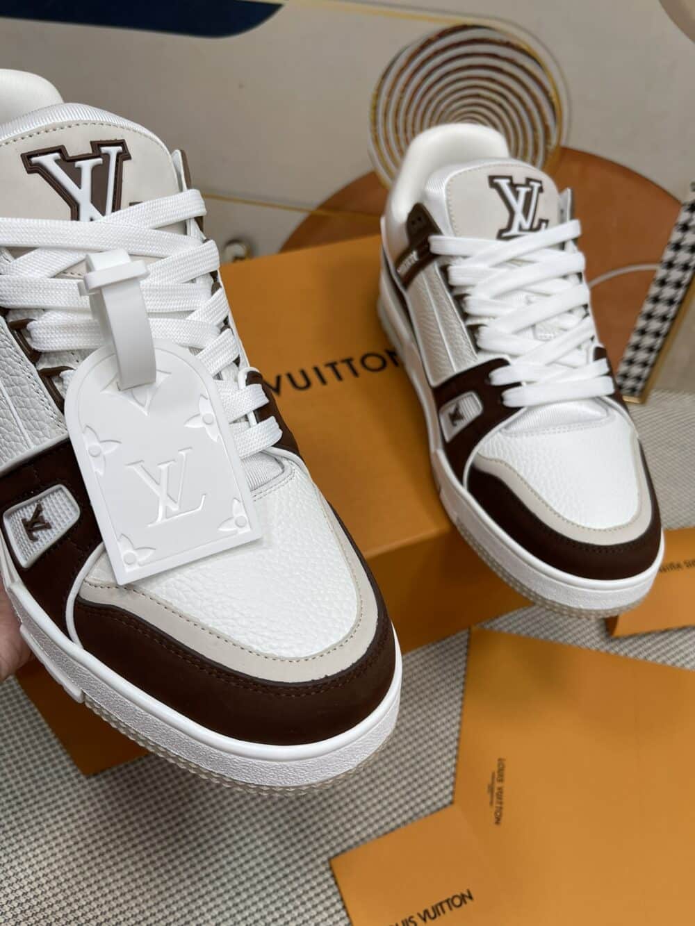 LOUIS VUITTON LV TRAINER SNEAKER BROWN - Image 5