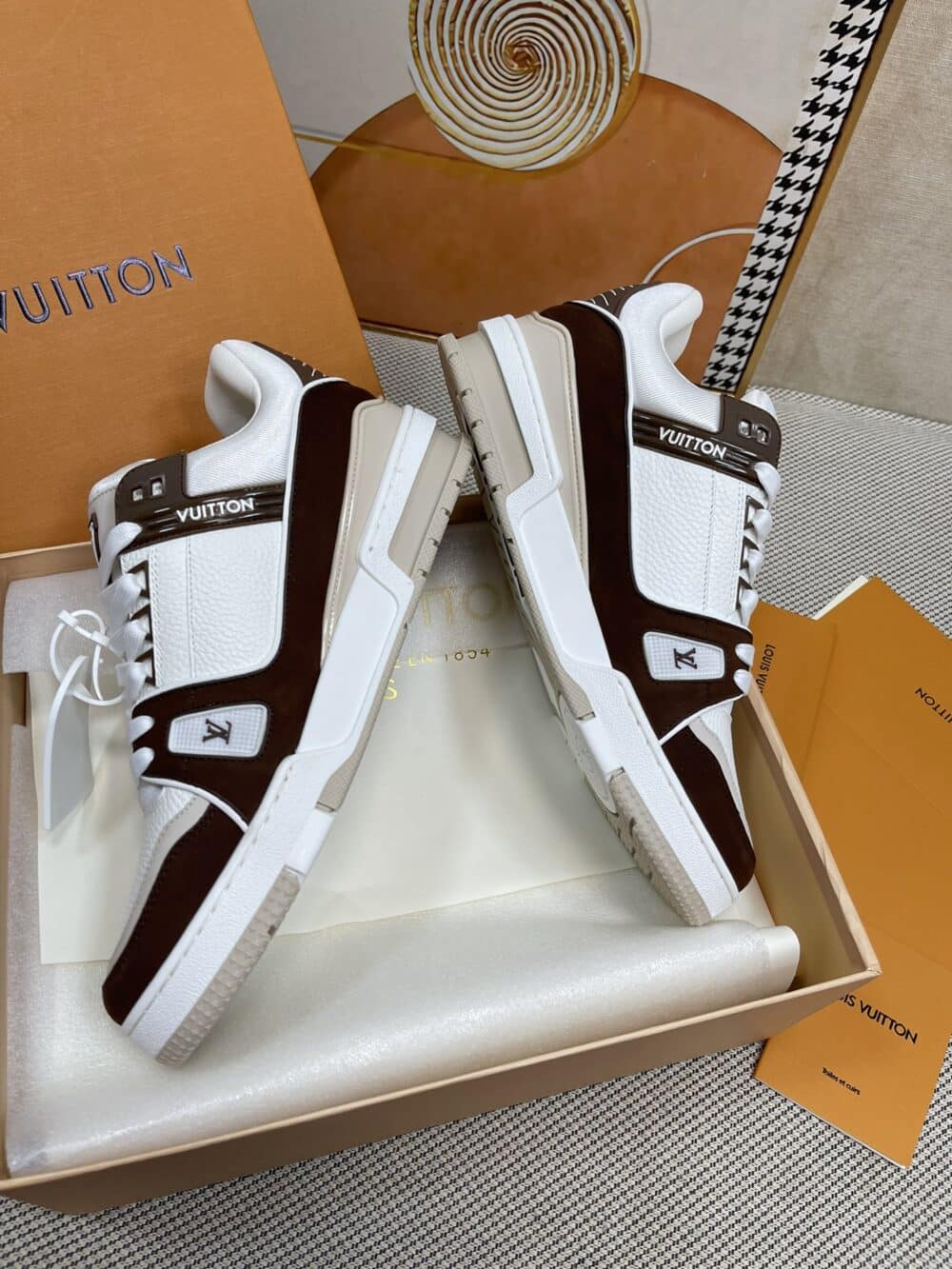 LOUIS VUITTON LV TRAINER SNEAKER BROWN - Image 4