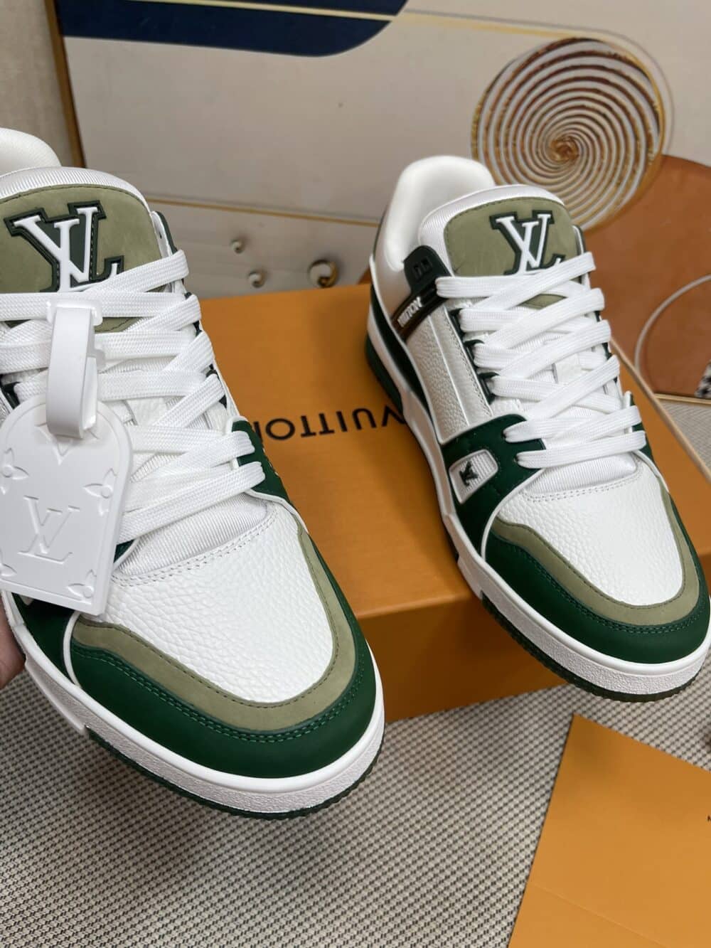 LOUIS VUITTON LV TRAINER SNEAKER GREEN - Image 5