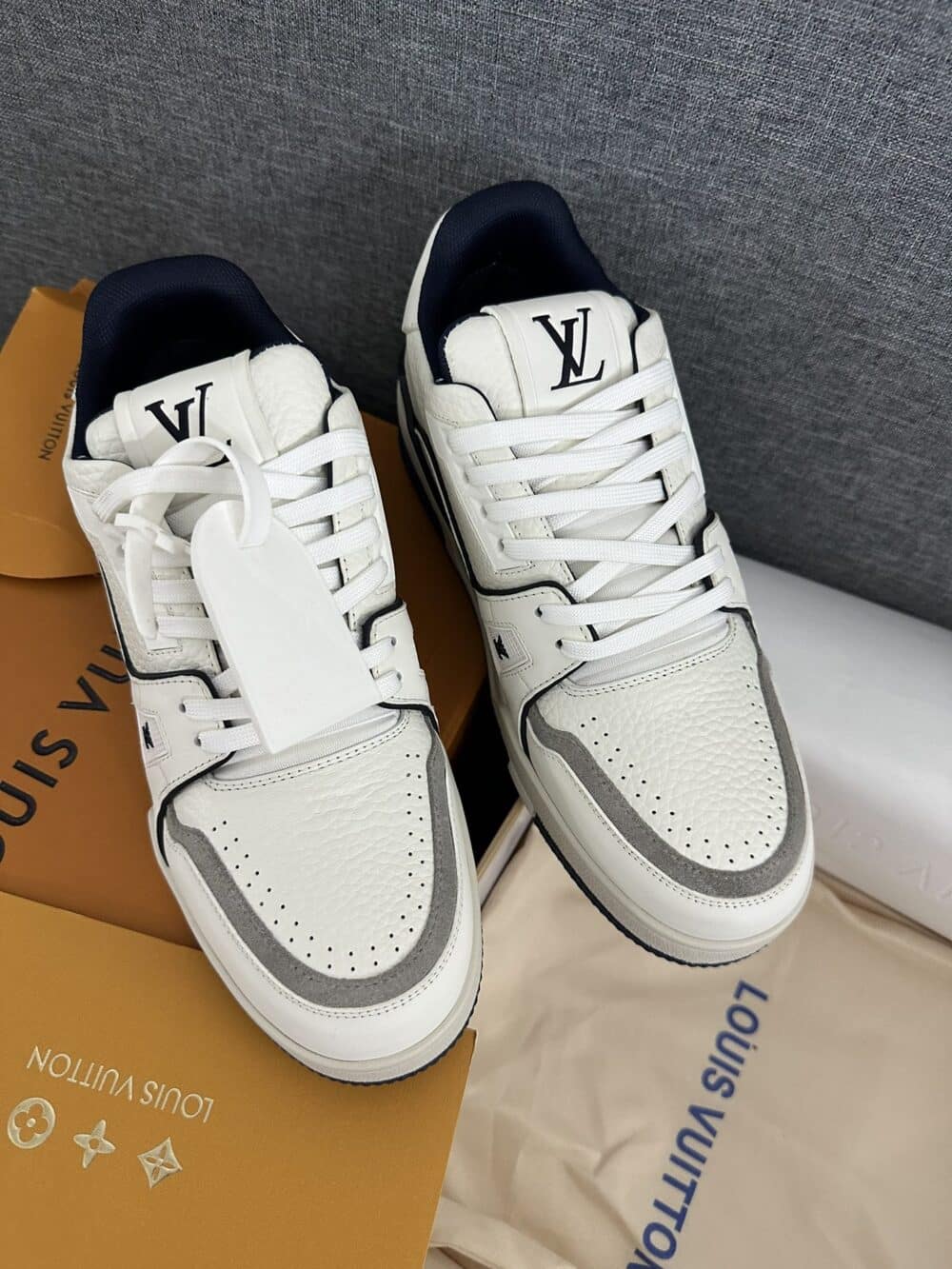 LOUIS VUITTON TRAINER 54 SIGNATURE BLACK - Image 4