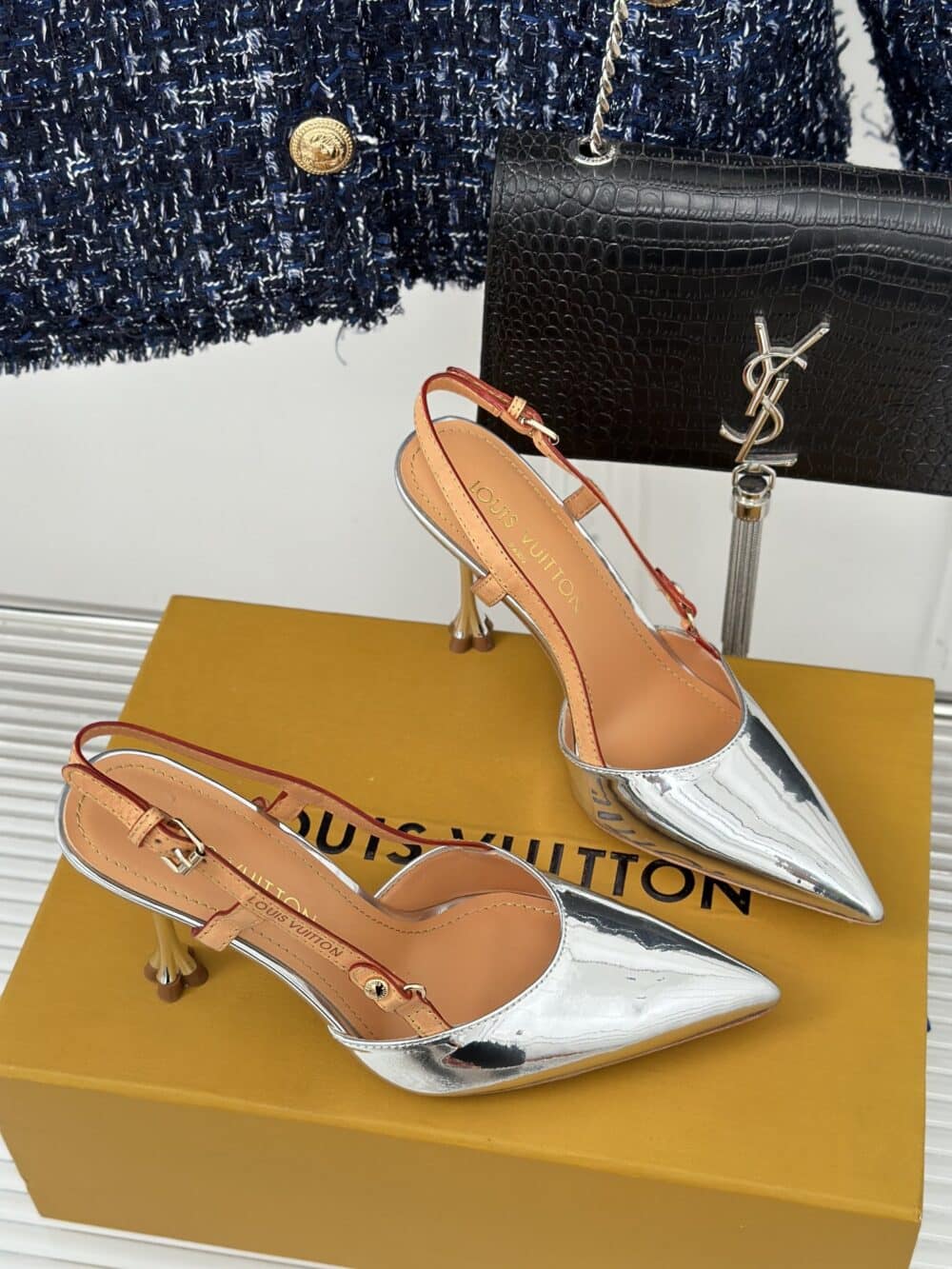 LOUIS VUITTON BLOSSOM SLINGBACK PUMP SILVER - Image 3
