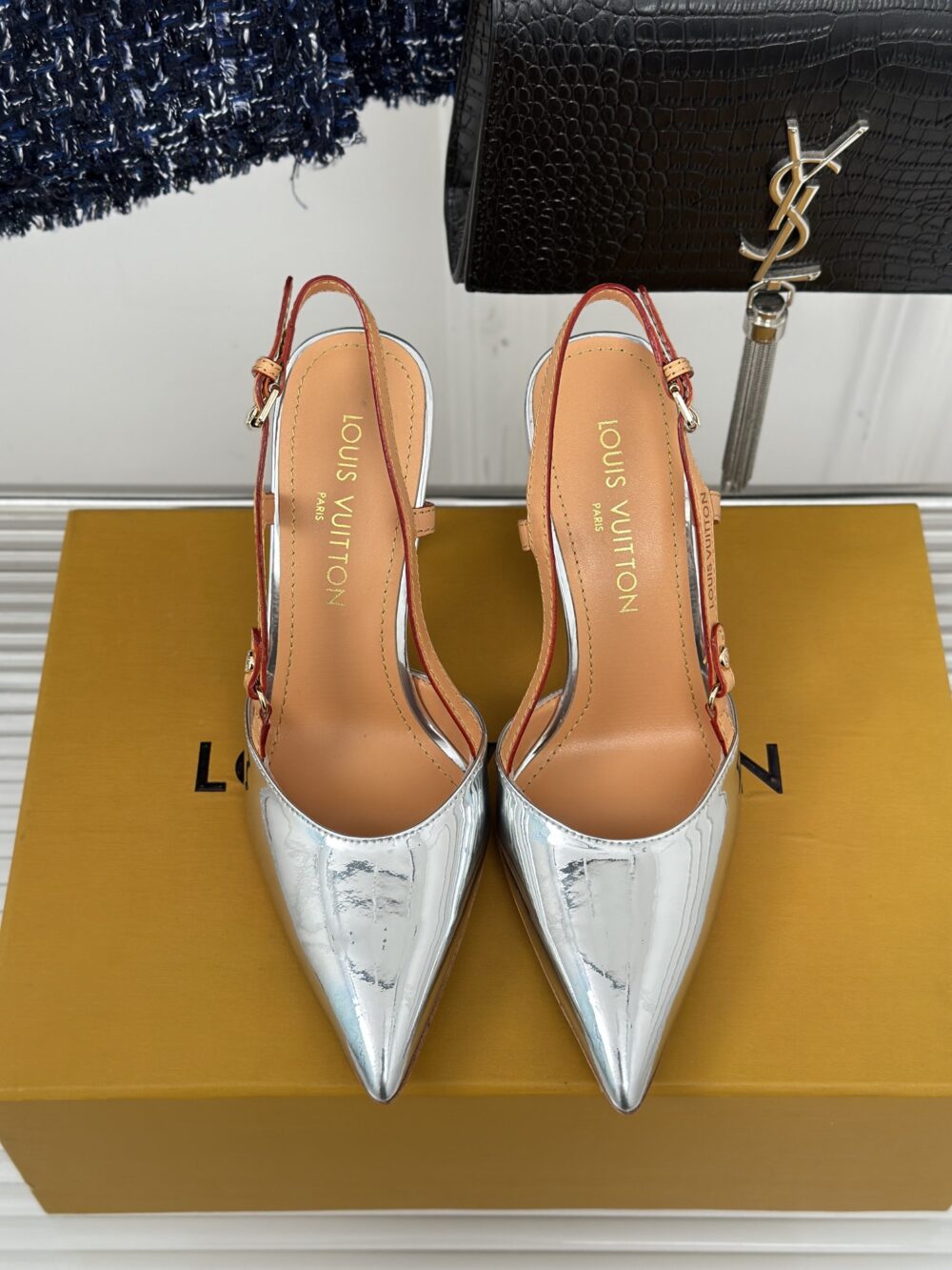 LOUIS VUITTON BLOSSOM SLINGBACK PUMP SILVER - Image 4
