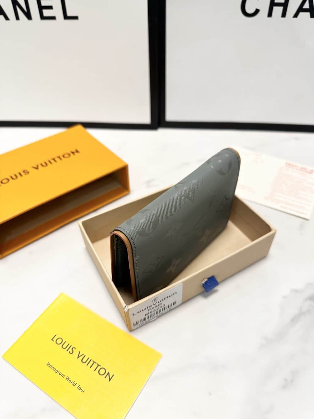 LOUIS VUITTON BRAZZA WALLET GREY 19CM - Image 4