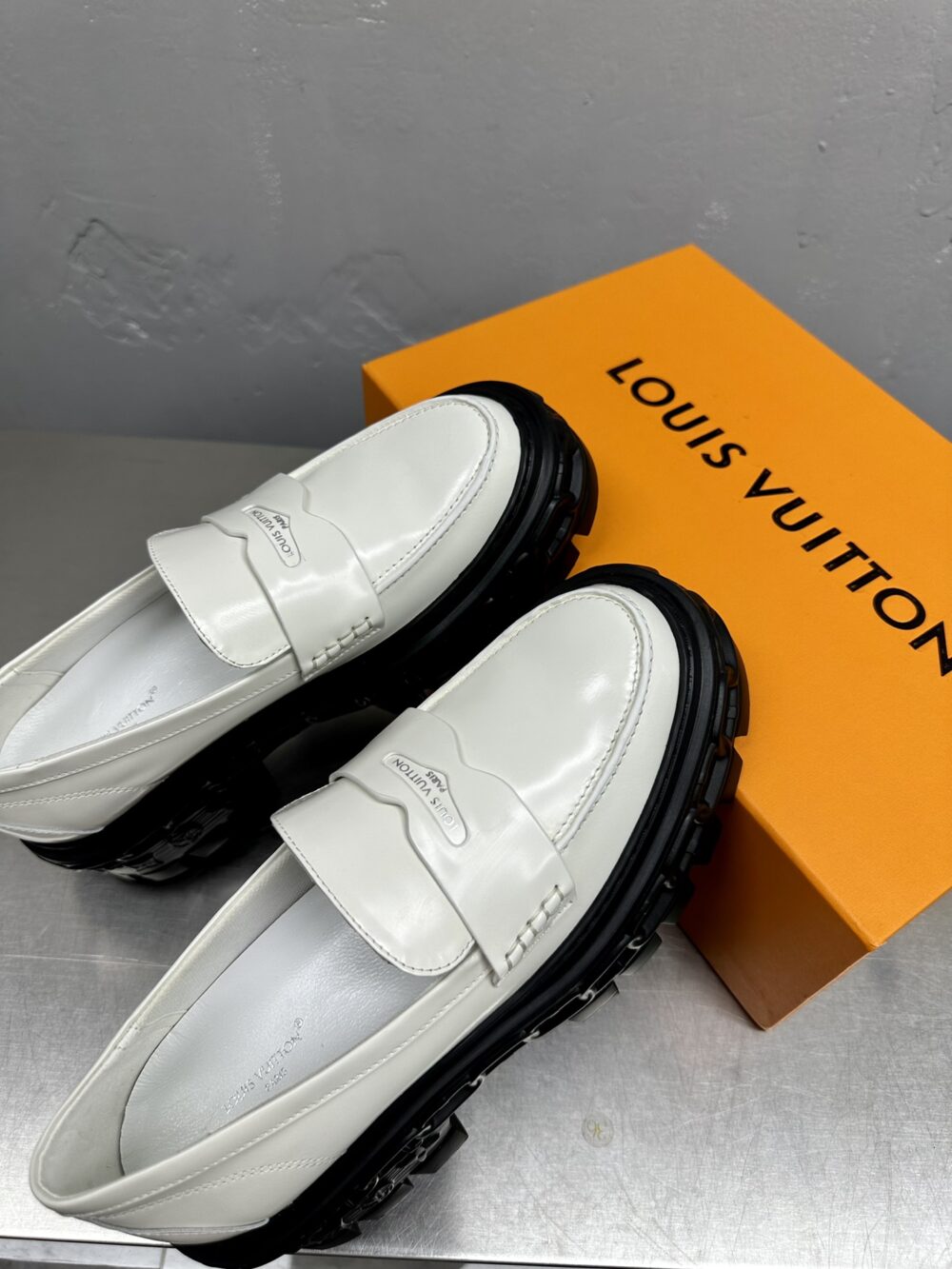 LOUIS VUITTON LV RECORD LOAFER WHITE - Image 4