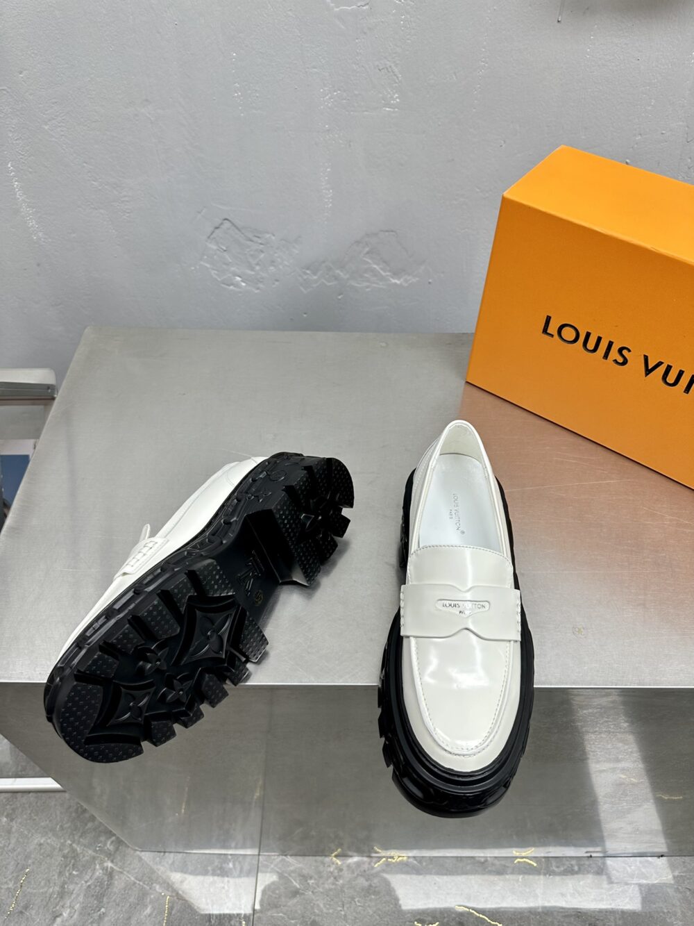 LOUIS VUITTON LV RECORD LOAFER WHITE - Image 6