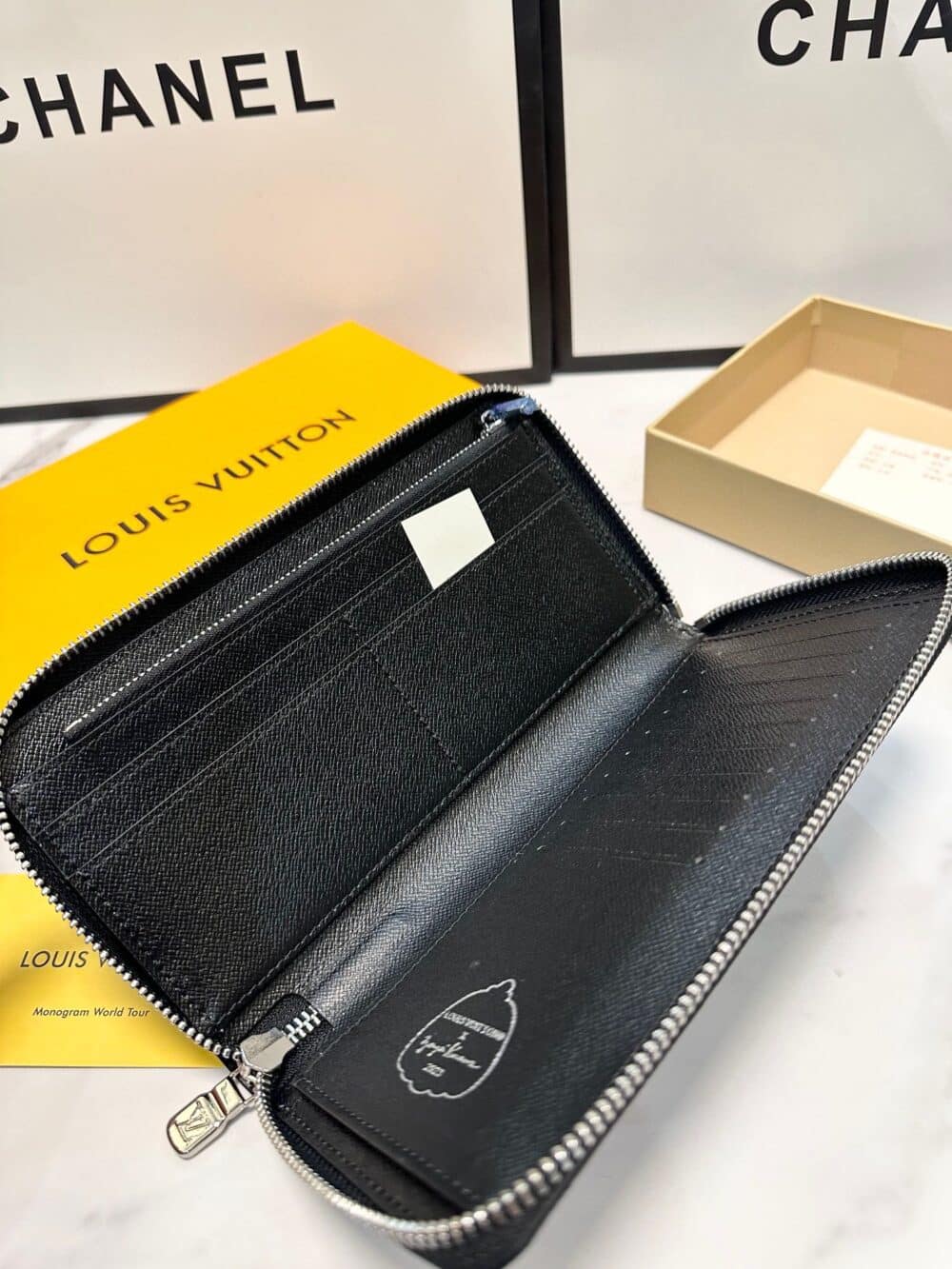 LOUIS VUITTON ZIPPY WALLET VERTICAL BLACK 19CM - Image 7