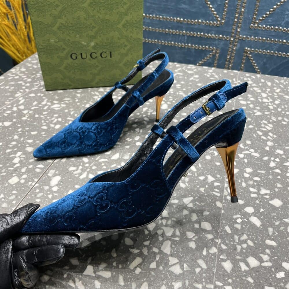 GUCCI WOMEN'S PLATFORM PUMP BLUE VELVET - Image 3