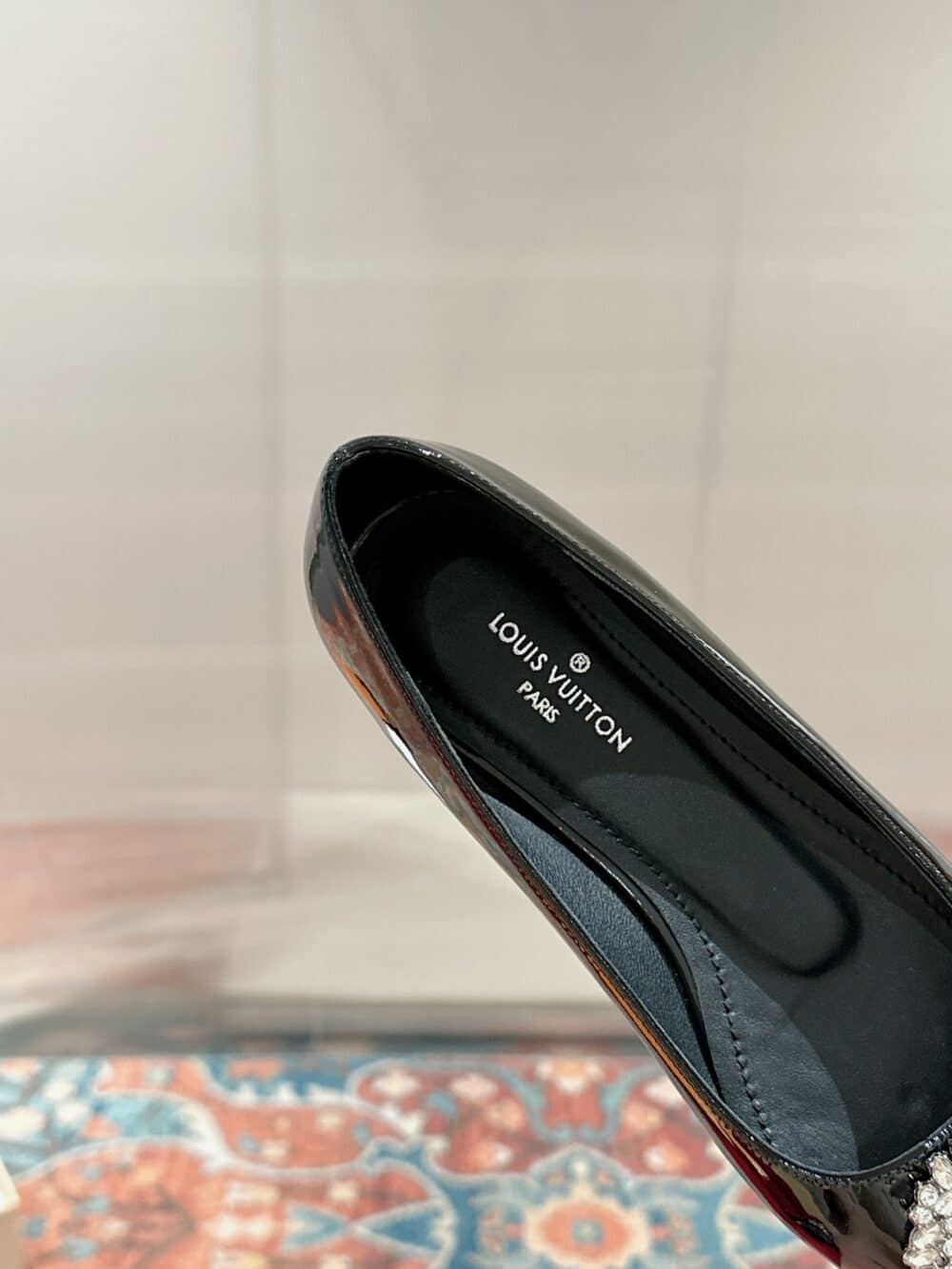 LOUIS VUITTON CRYSTAL LV BALLET FLATS BLACK - Image 4