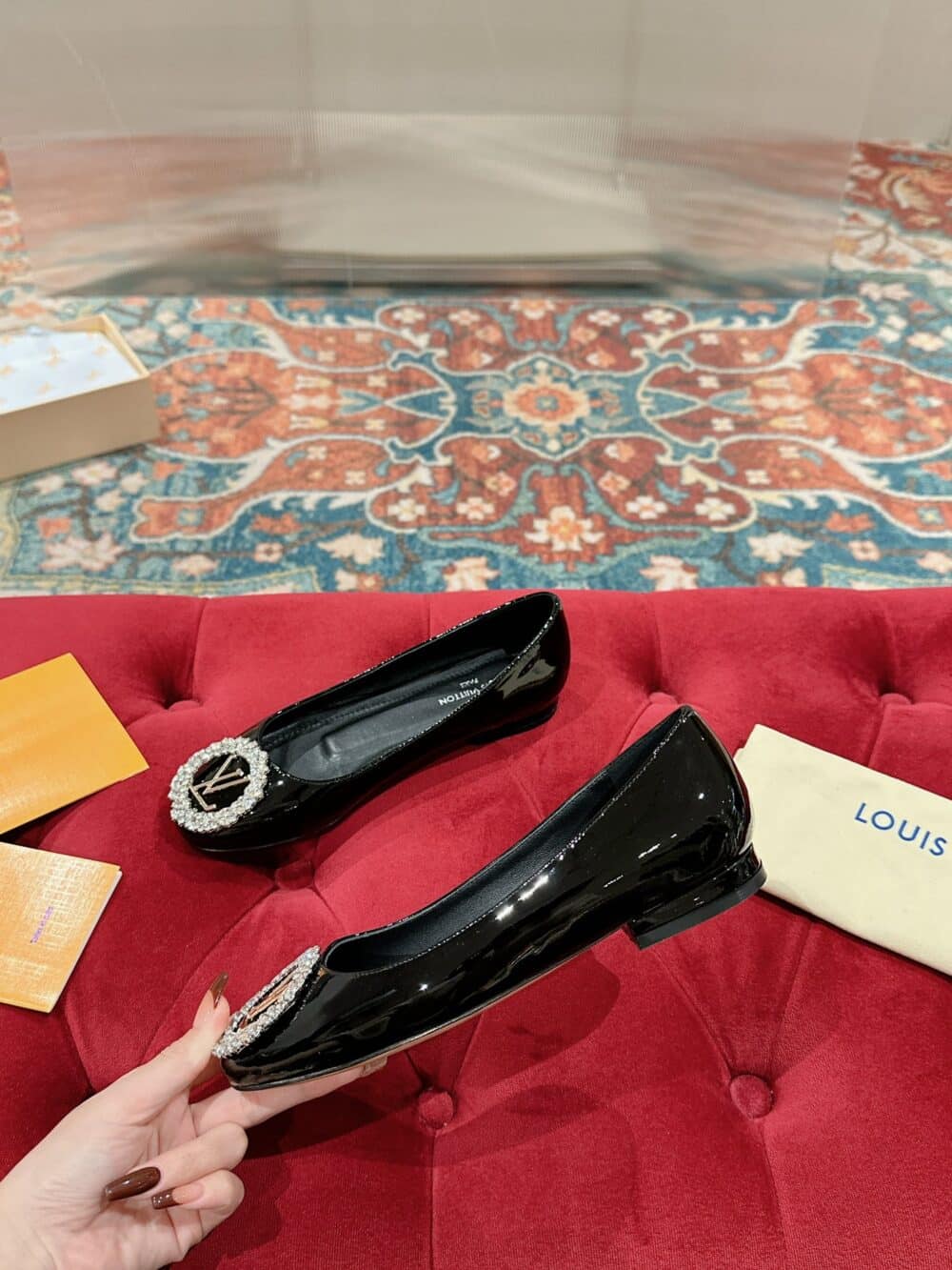 LOUIS VUITTON CRYSTAL LV BALLET FLATS BLACK - Image 8