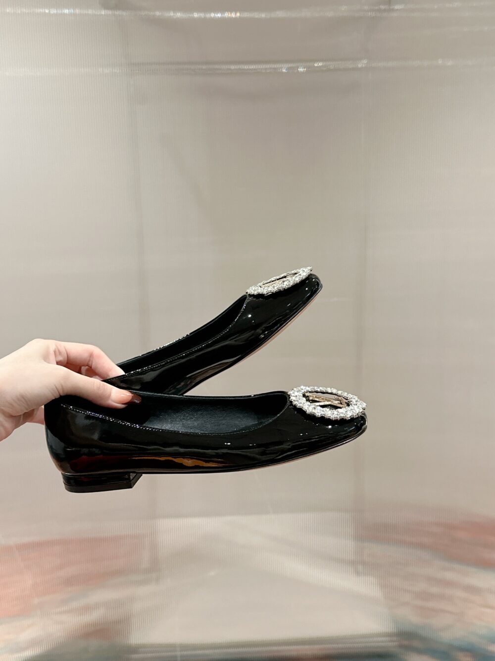 LOUIS VUITTON CRYSTAL LV BALLET FLATS BLACK - Image 9