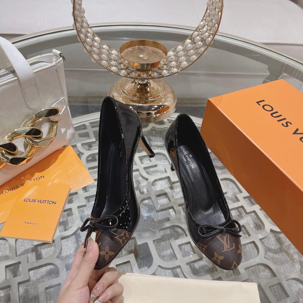 LOUIS VUITTON BLOSSOM PUMP BLACK - Image 7