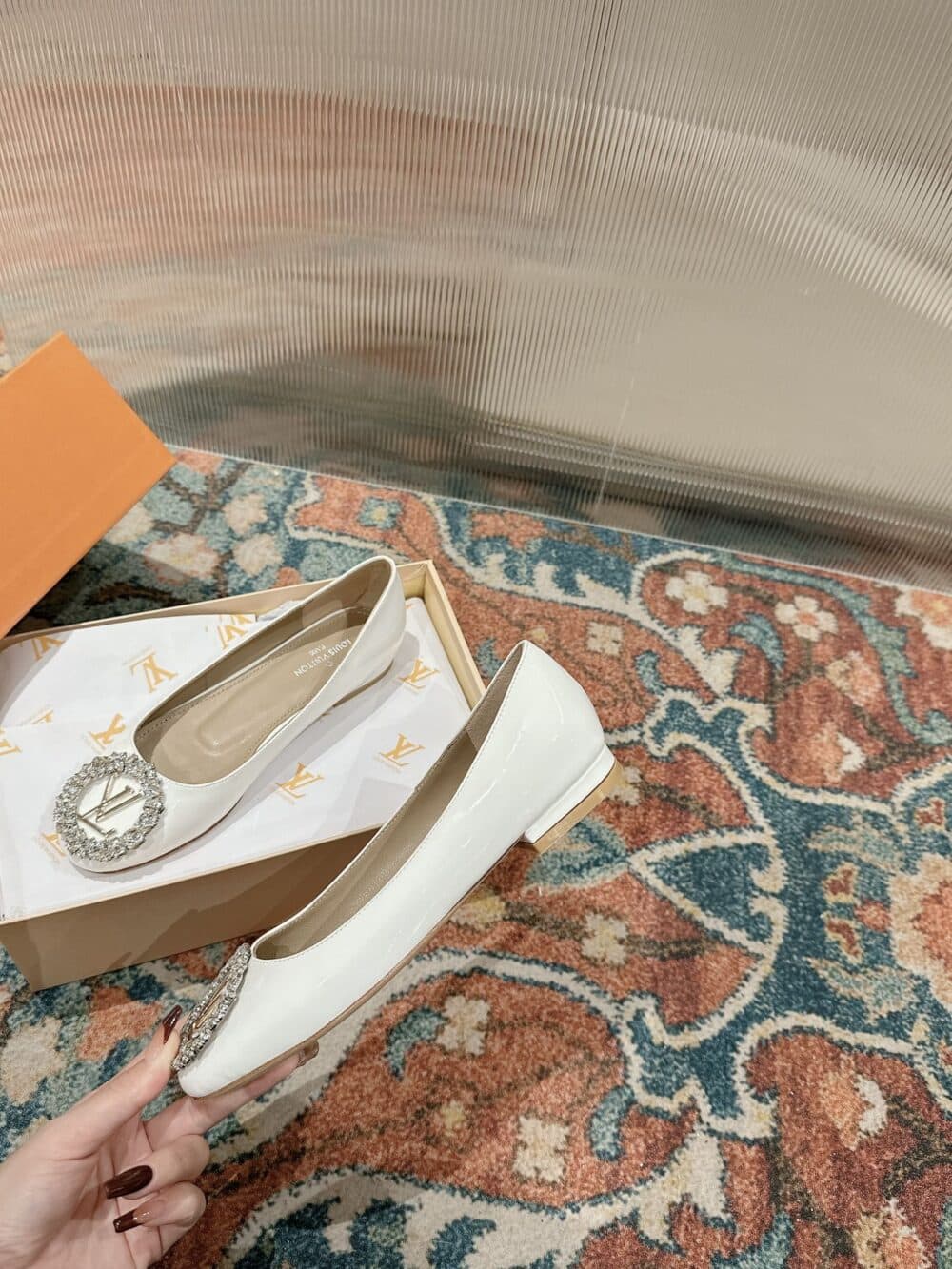 LOUIS VUITTON CRYSTAL LV BALLET FLATS WHITE - Image 6