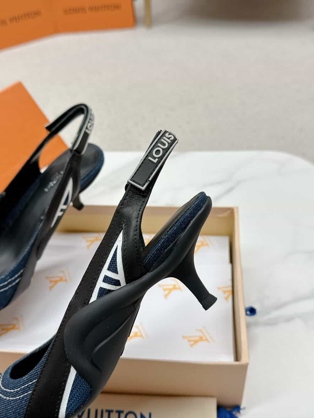 LOUIS VUITTON ARCHLIGHT SLINGBACK PUMP BLACK AND DENIM BLUE 1AABOB - Image 7