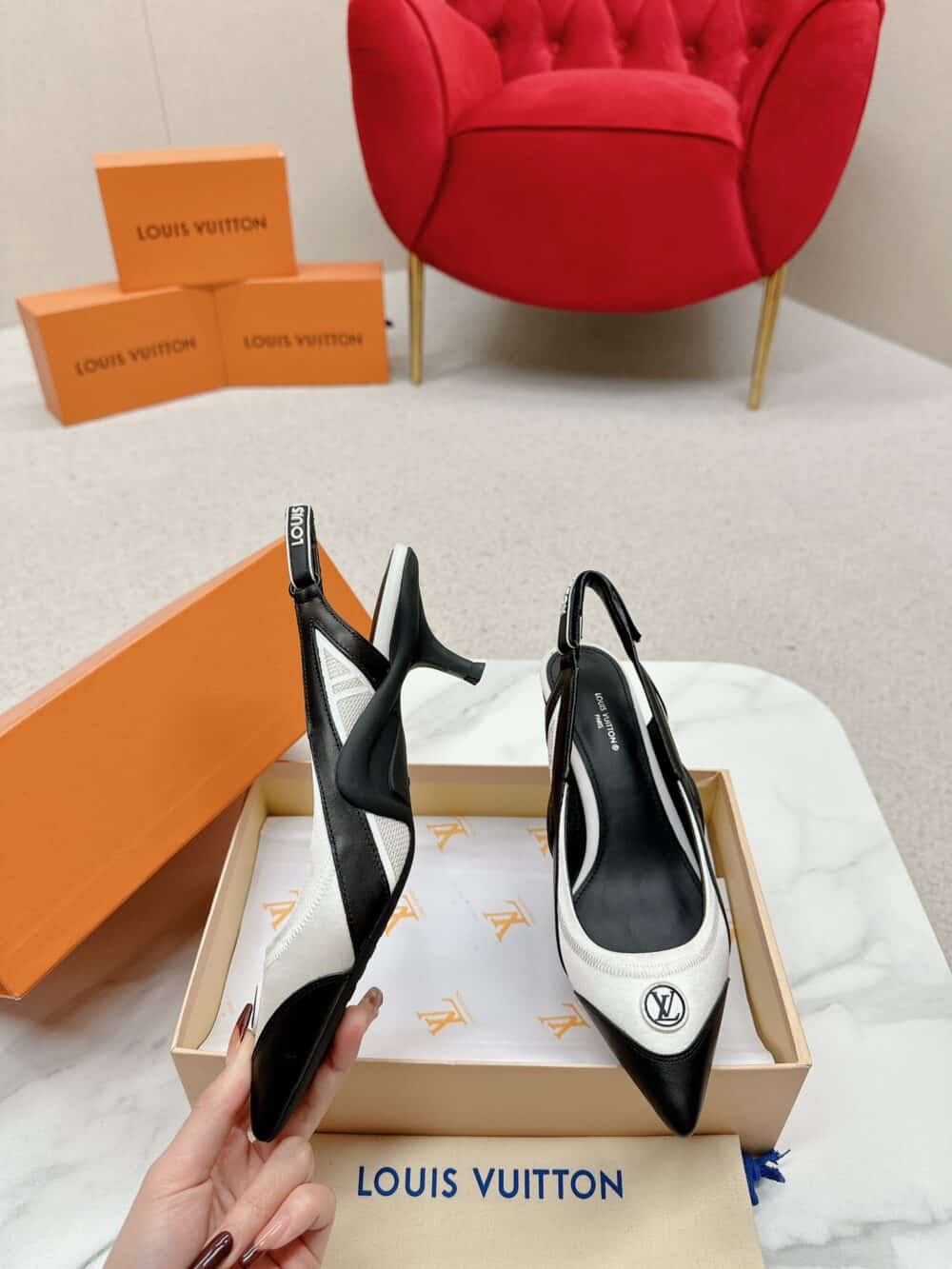 LOUIS VUITTON ARCHLIGHT SLINGBACK PUMP BLACK AND WHITE - Image 3