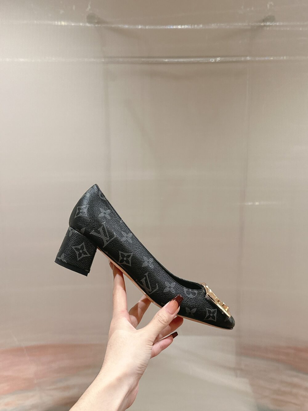 LOUIS VUITTON MADELEINE PUMPS MONOGRAM BLACK - Image 4