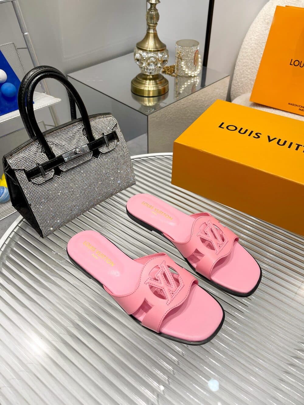 LOUIS VUITTON LV ISOLA FLAT MULE PINK 1ABP3Q - Image 8