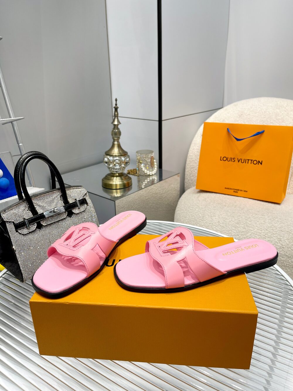 LOUIS VUITTON LV ISOLA FLAT MULE PINK 1ABP3Q - Image 7