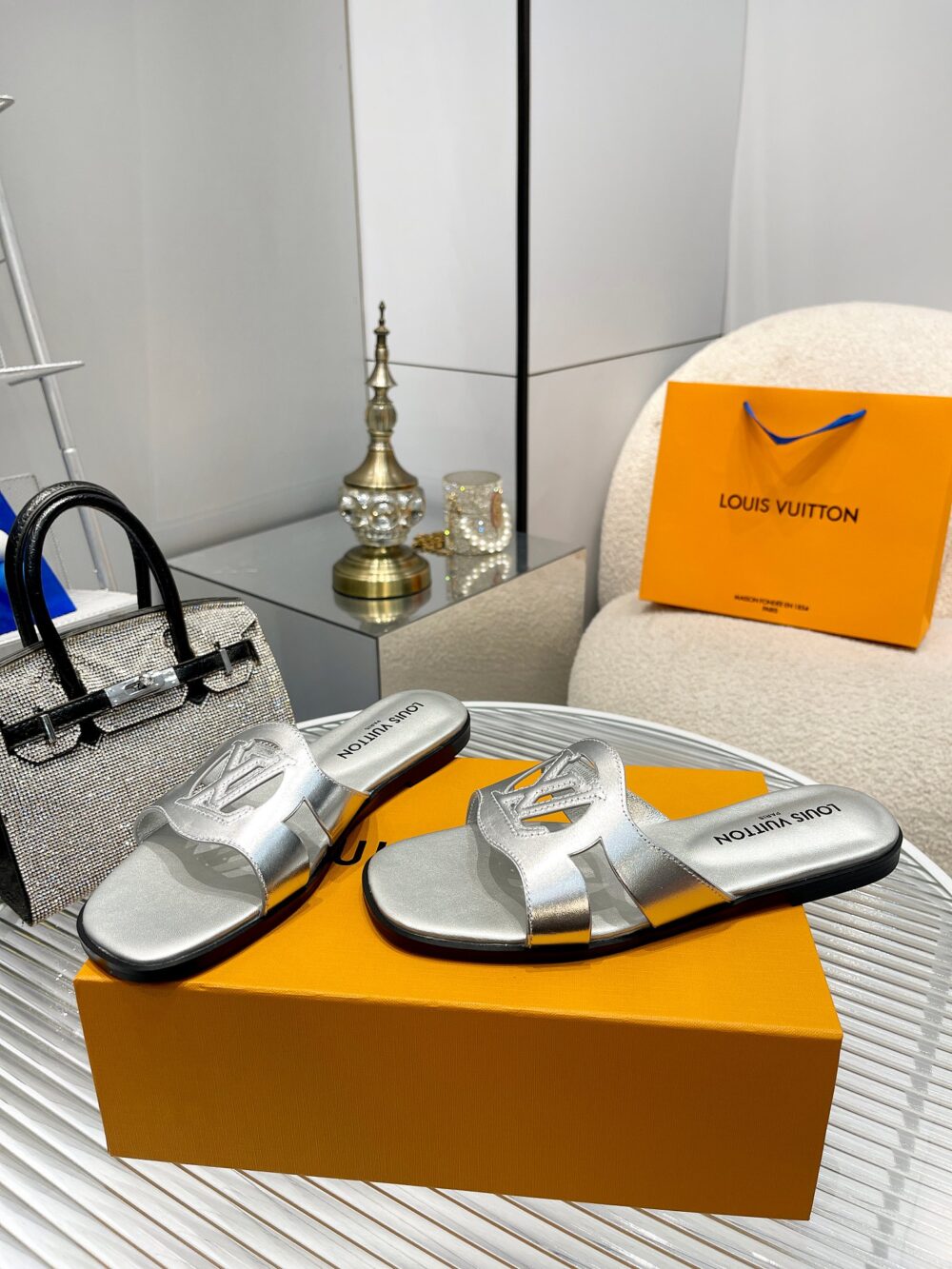 LOUIS VUITTON LV ISOLA FLAT MULE SILVER 1ABQKH - Image 7