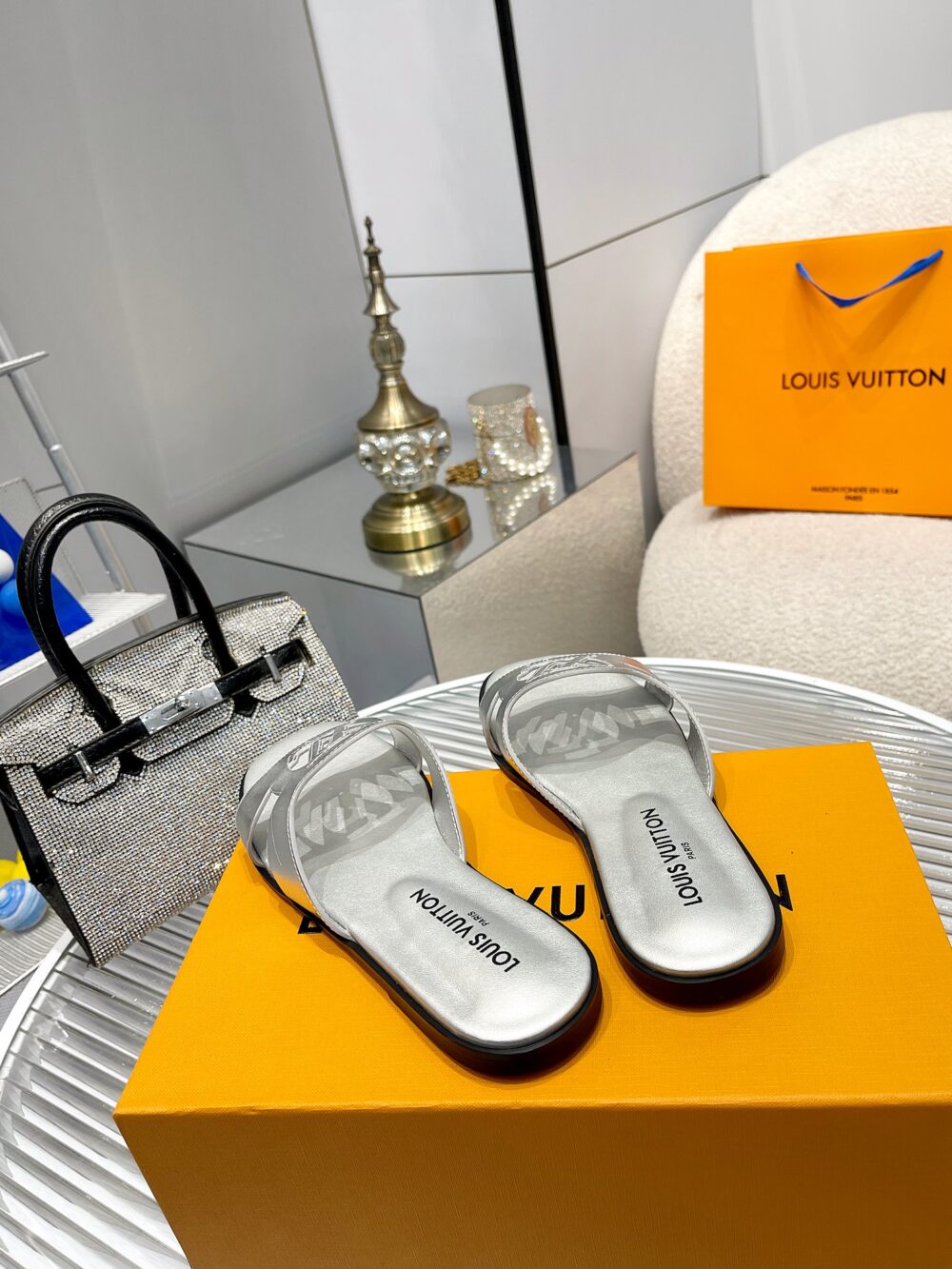 LOUIS VUITTON LV ISOLA FLAT MULE SILVER 1ABQKH - Image 5