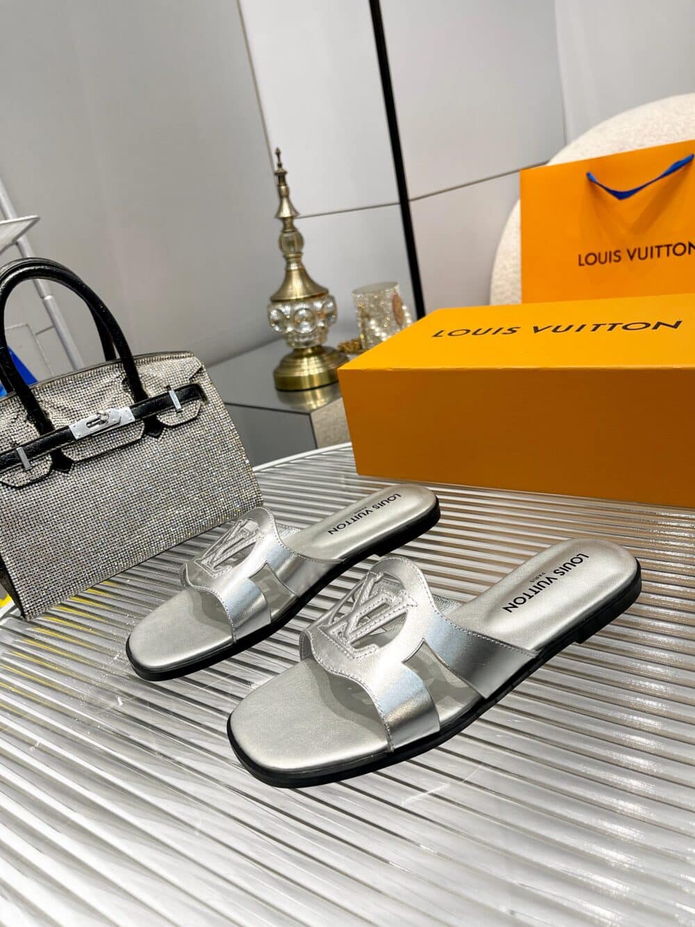 LOUIS VUITTON LV ISOLA FLAT MULE SILVER 1ABQKH - Image 3