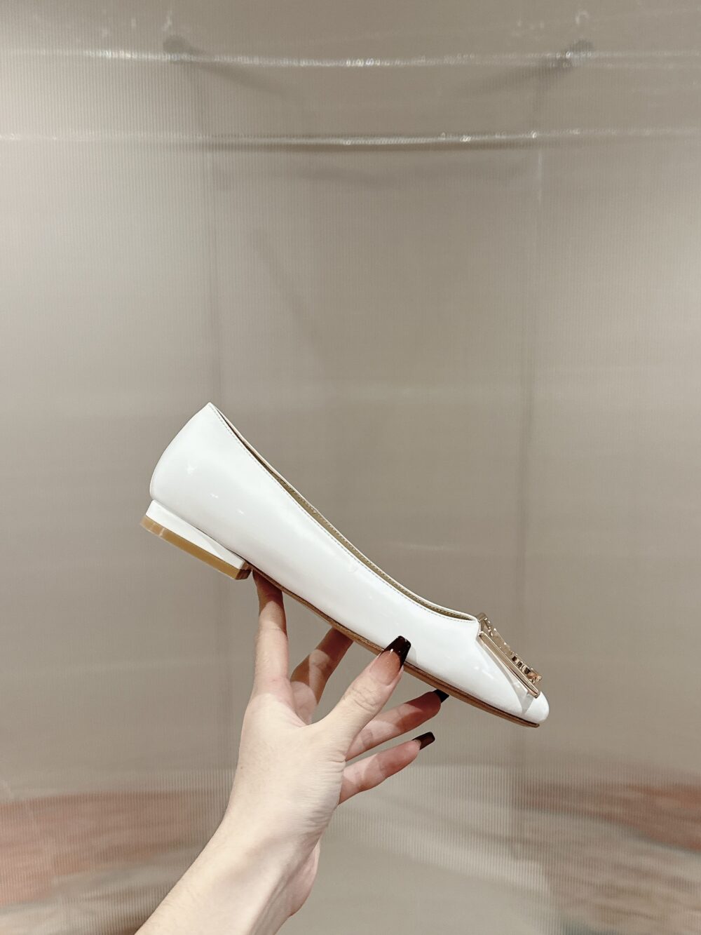 LOUIS VUITTON MADELEINE FLAT WHITE - Image 7