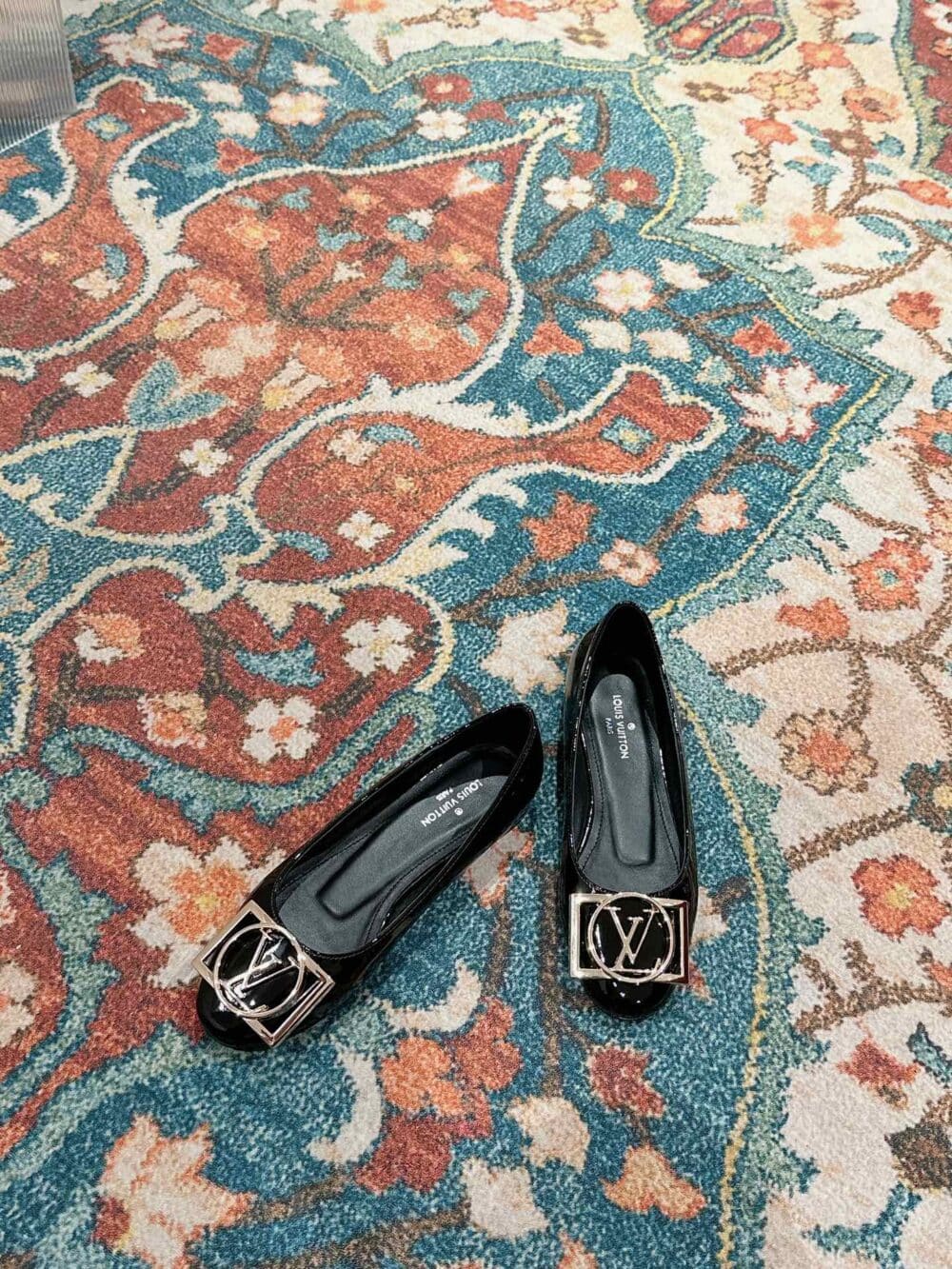 LOUIS VUITTON MADELEINE FLAT BLACK - Image 4