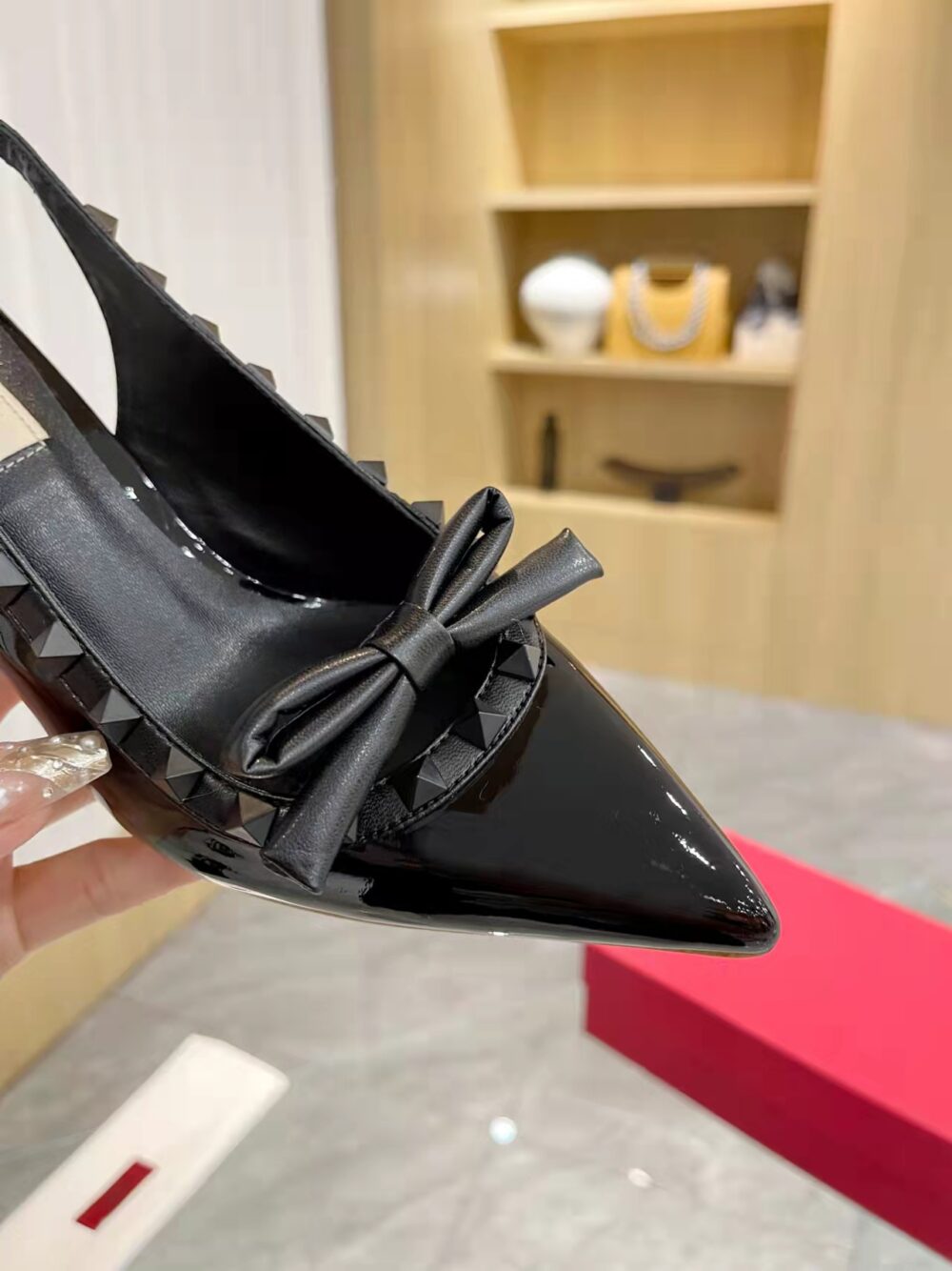 VALENTINO ROCKSTUD BOW SLINGBACK PUMP IN PATENT LEATHER WITH MATCHING STUDS BLACK  4W2S0IB8IXH 0NO - Image 3