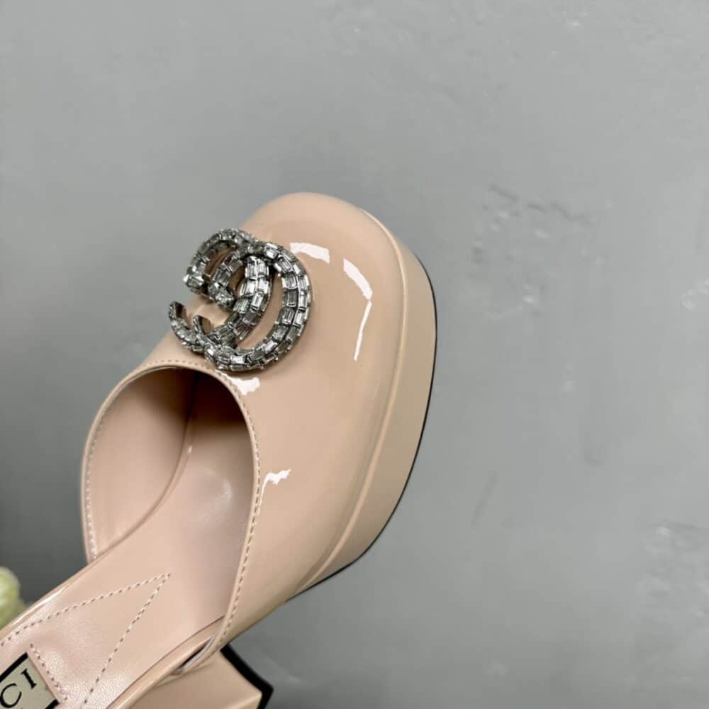 GUCCI WOMEN'S PLATFORM PUMP WITH DOUBLE G BEIGE - Image 4