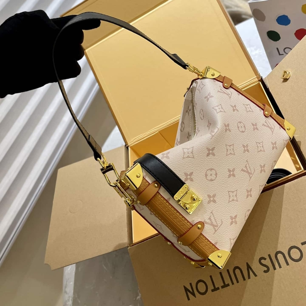 Alternative view of LOUIS VUITTON SIDE TRUNK MM MONOGRAM DUNE 23CM M46907