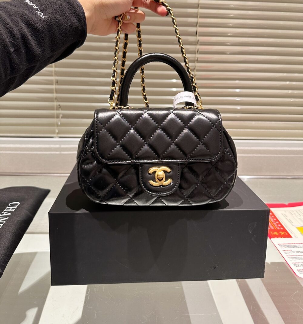 CHANEL SHOULDER BAG WITH CHAIN BLACK 21CM AS4573 B15144 94305 - Image 4