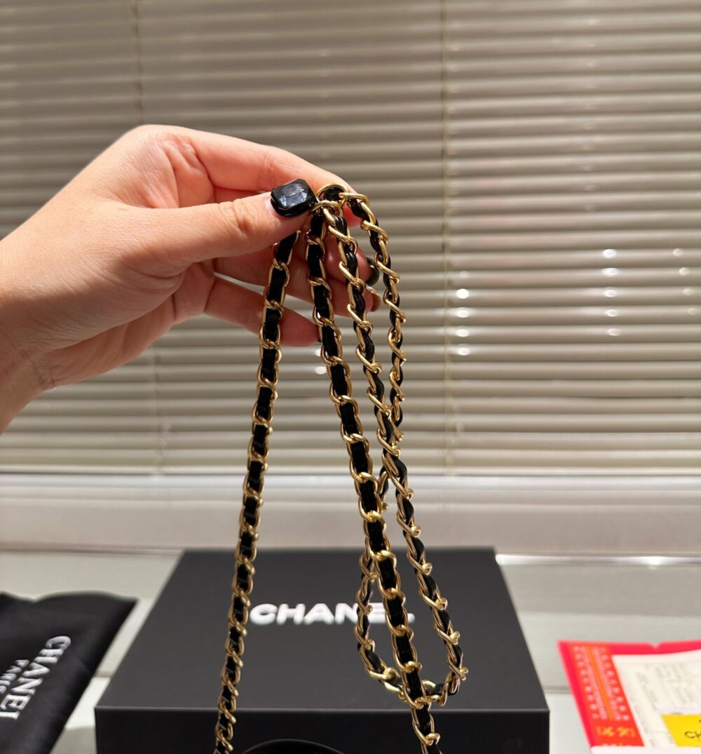 CHANEL SHOULDER BAG WITH CHAIN BLACK 21CM AS4573 B15144 94305 - Image 8