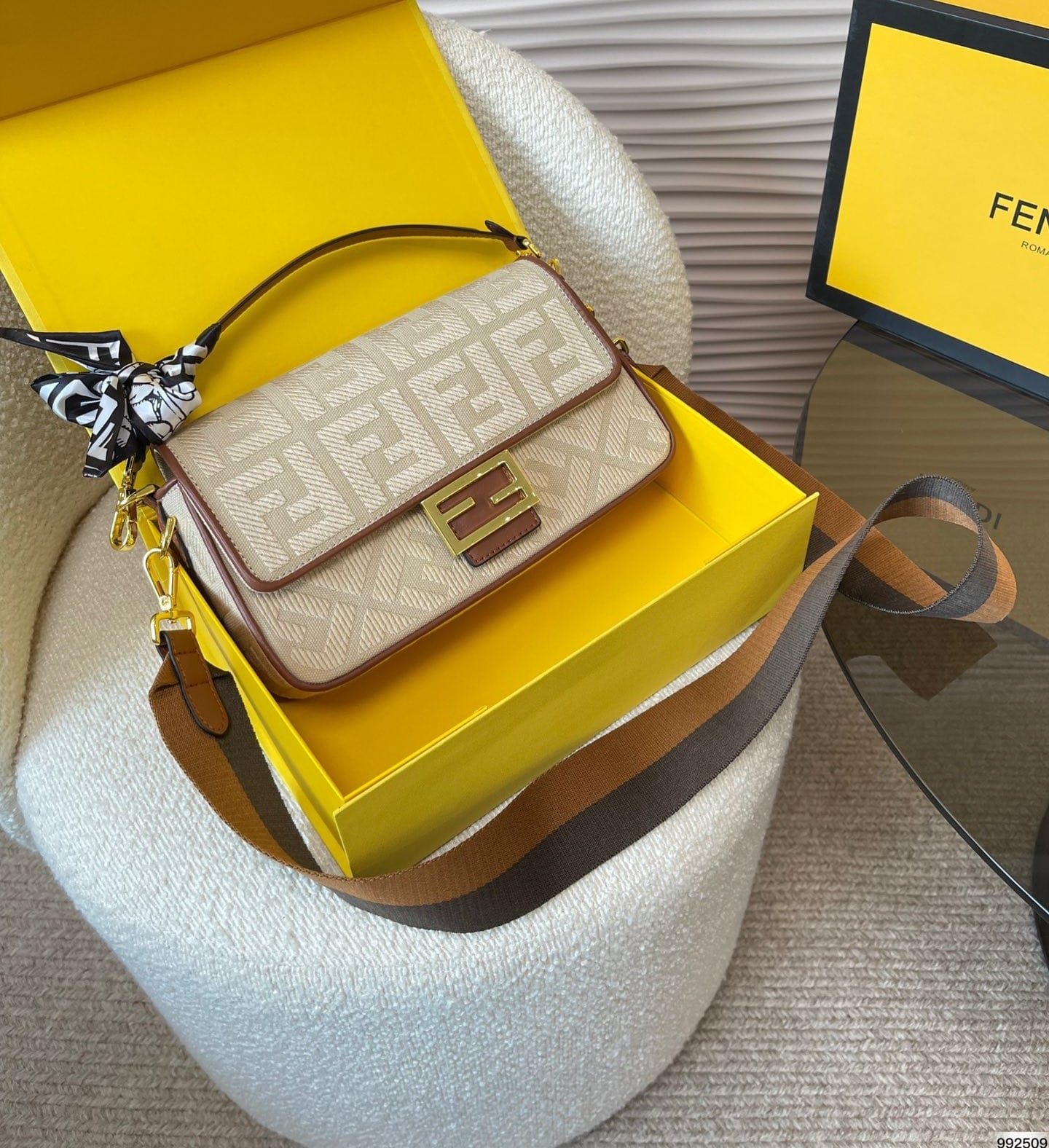 FENDI BAGUETTE NATURAL STRAW BAG WITH FF EMBROIDERY 26CM 8BR600AP4MF1LMP - Image 2