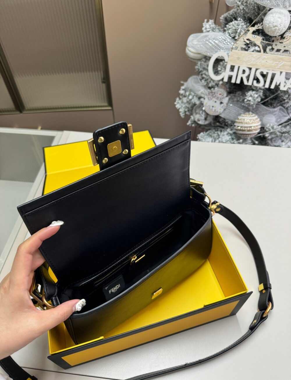 FENDI BAGUETTE BAG BLACK LEATHER 25CM 8BR822APG6F1CFJ - Image 10
