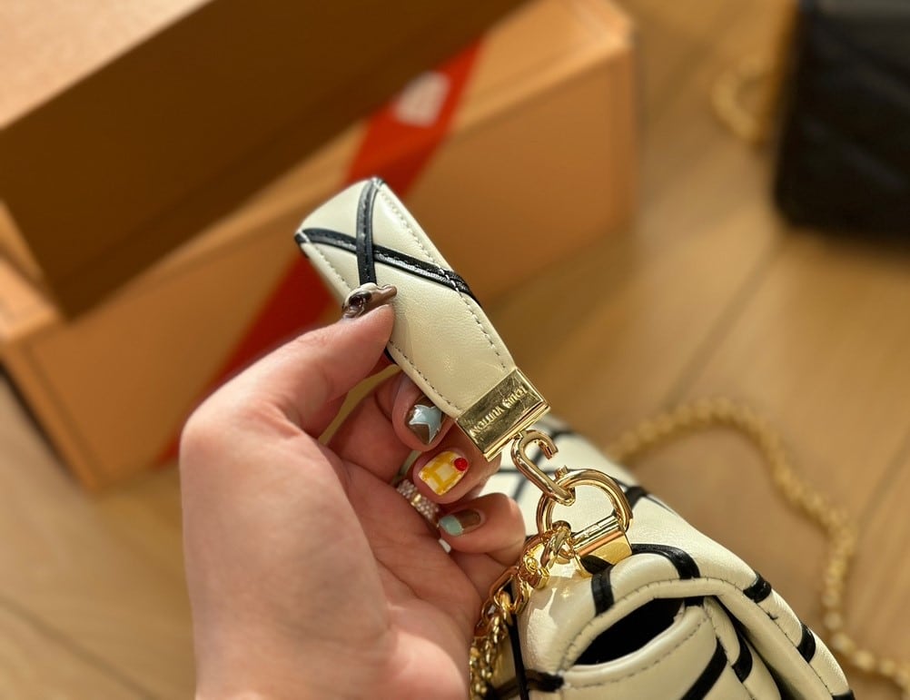 LOUIS VUITTON GO 14 MM WHITE BLACK 22CM M22890 - Image 4