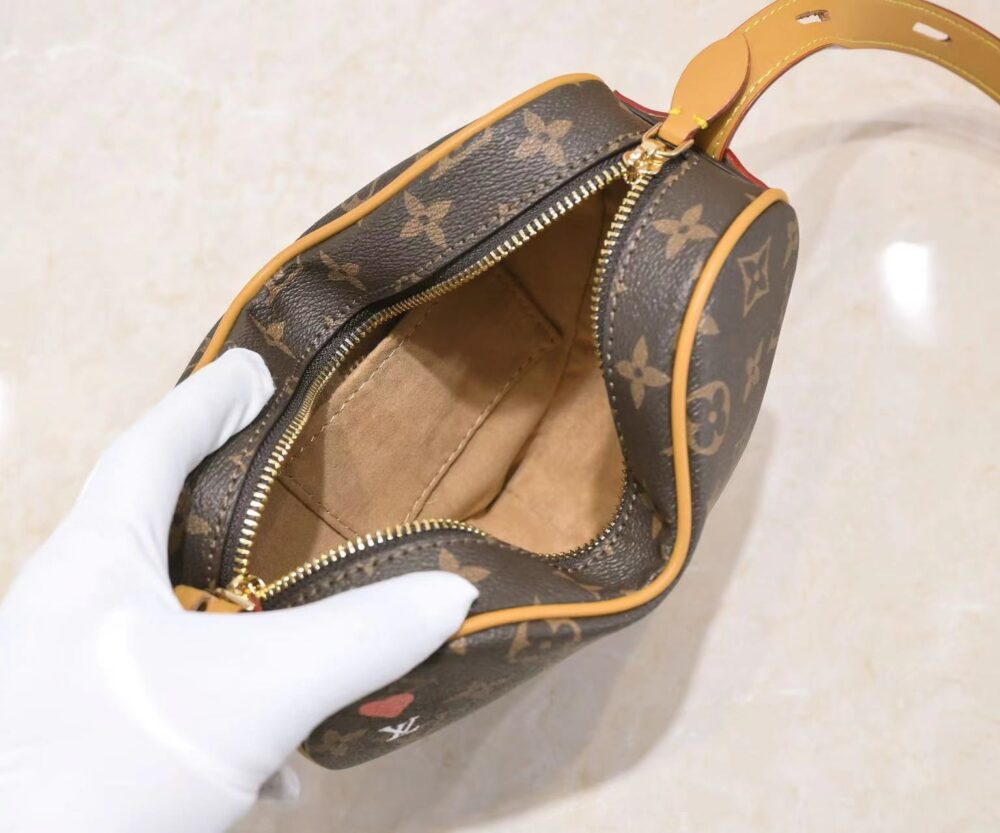 LOUIS VUITTON COEUR HEART BAG GAME ON MONOGRAM 21CM M57456 - Image 8