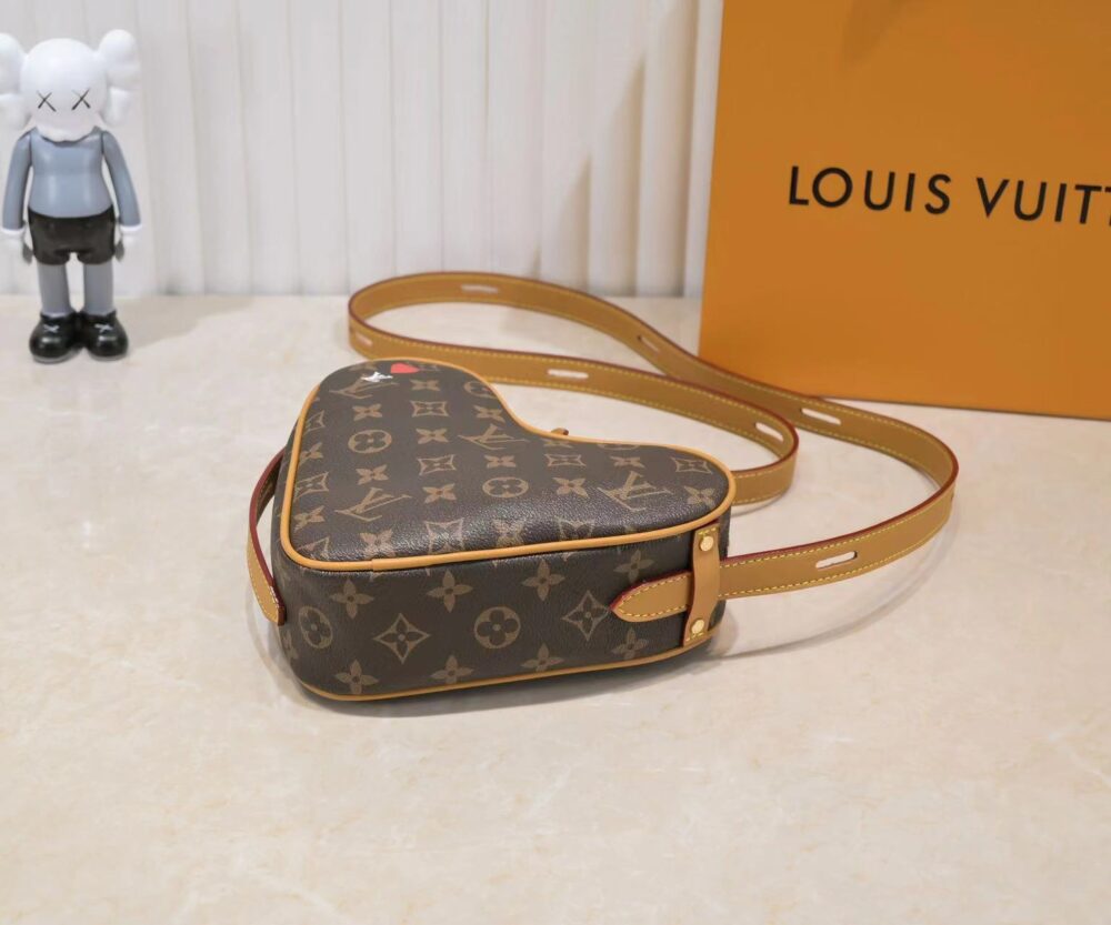 LOUIS VUITTON COEUR HEART BAG GAME ON MONOGRAM 21CM M57456 - Image 3