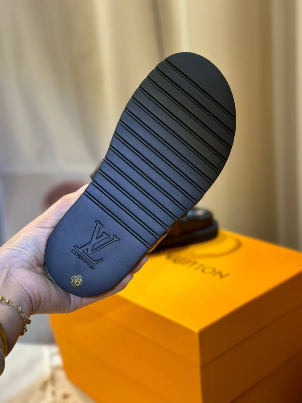 LOUIS VUITTON LV SUNSET FLAT COMFORT SANDALS BEIGE 1AC4OR - Image 3