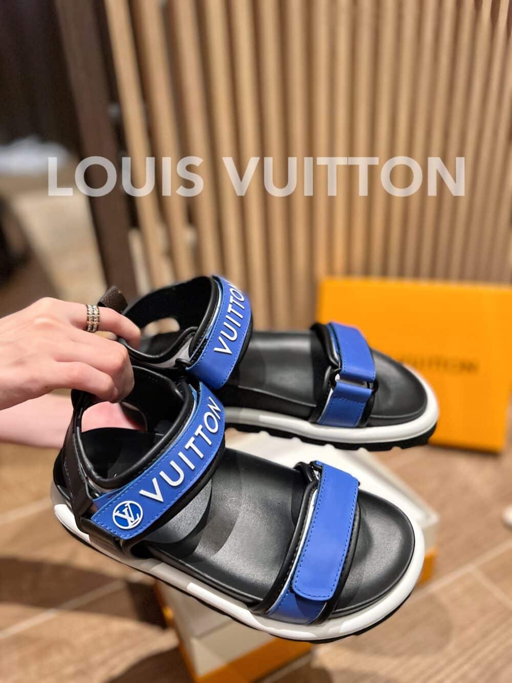 LOUIS VUITTON POOL PILLOW COMFORT SANDALS BLUE 1A9OCU - Image 4