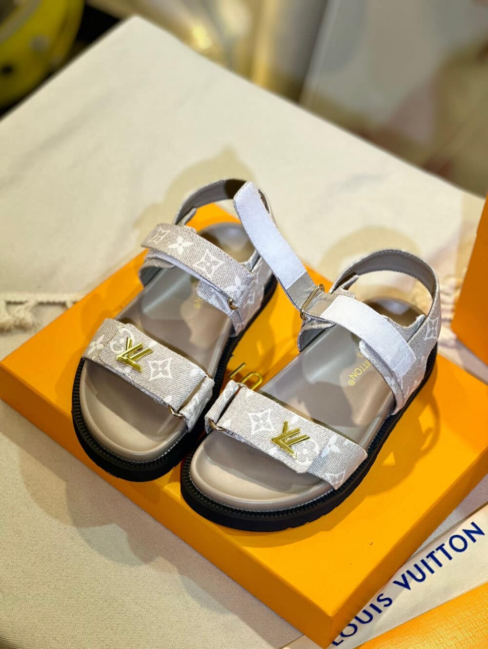 LOUIS VUITTON LV SUNSET FLAT COMFORT SANDALS BEIGE 1AC4OR - Image 5