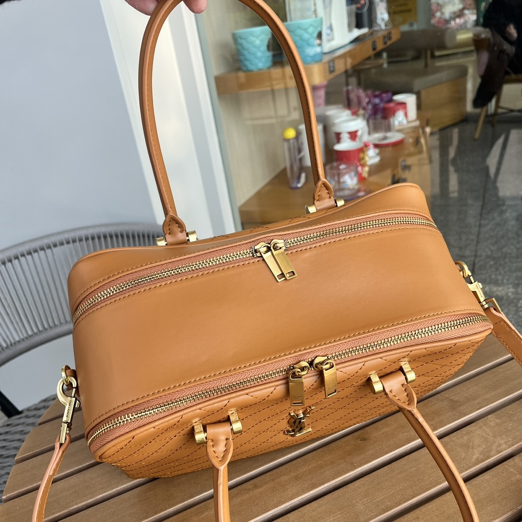 SAINT LAURENT LYIA DUFFLE IN QUILTED BROWN 31CM - Image 4