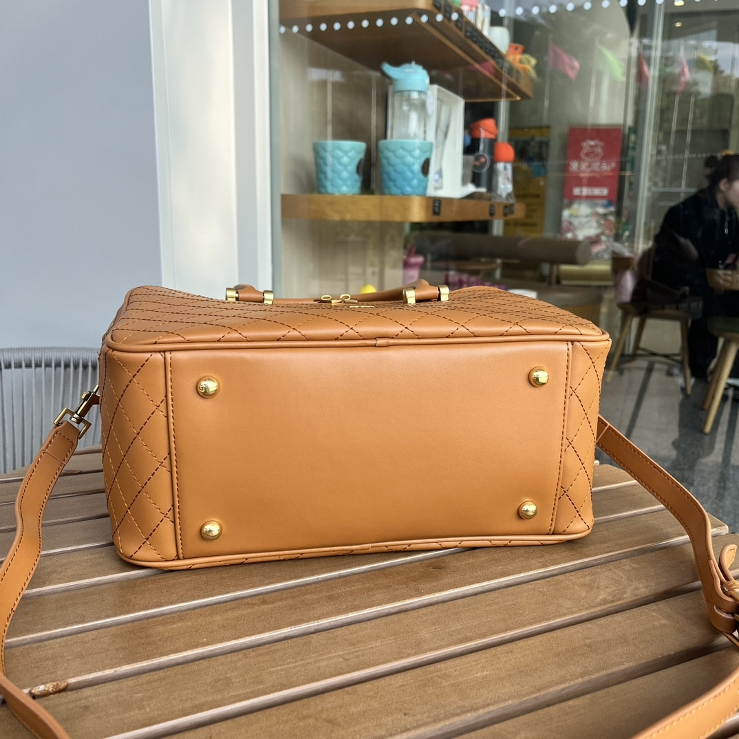 SAINT LAURENT LYIA DUFFLE IN QUILTED BROWN 31CM - Image 5