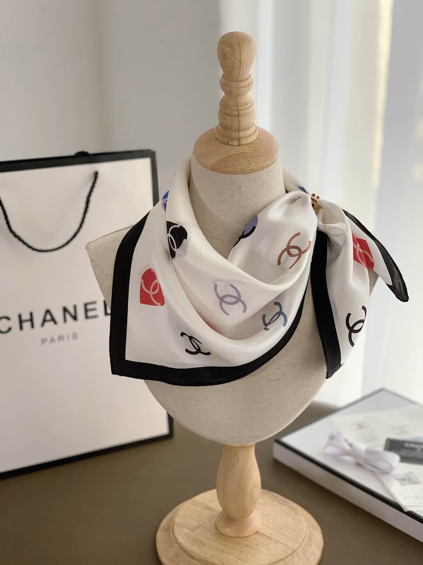 CHANEL HEART AND CC LOGO SILK SQUARE SCARF WHITE - Image 5