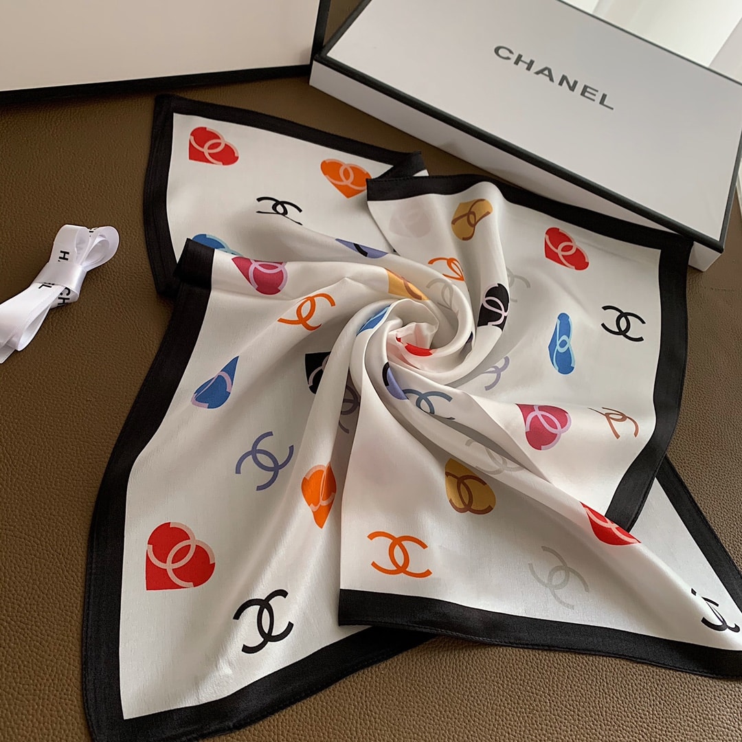 CHANEL HEART AND CC LOGO SILK SQUARE SCARF WHITE - Image 3