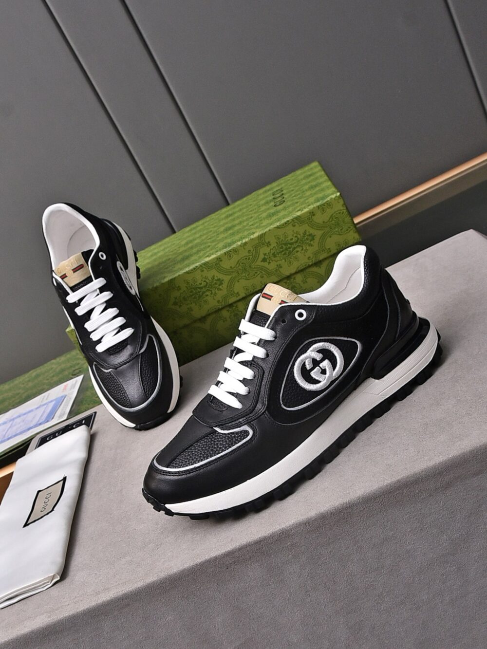 GUCCI DOUBLE G MEN'S RUN SNEAKER BLACK - Image 7