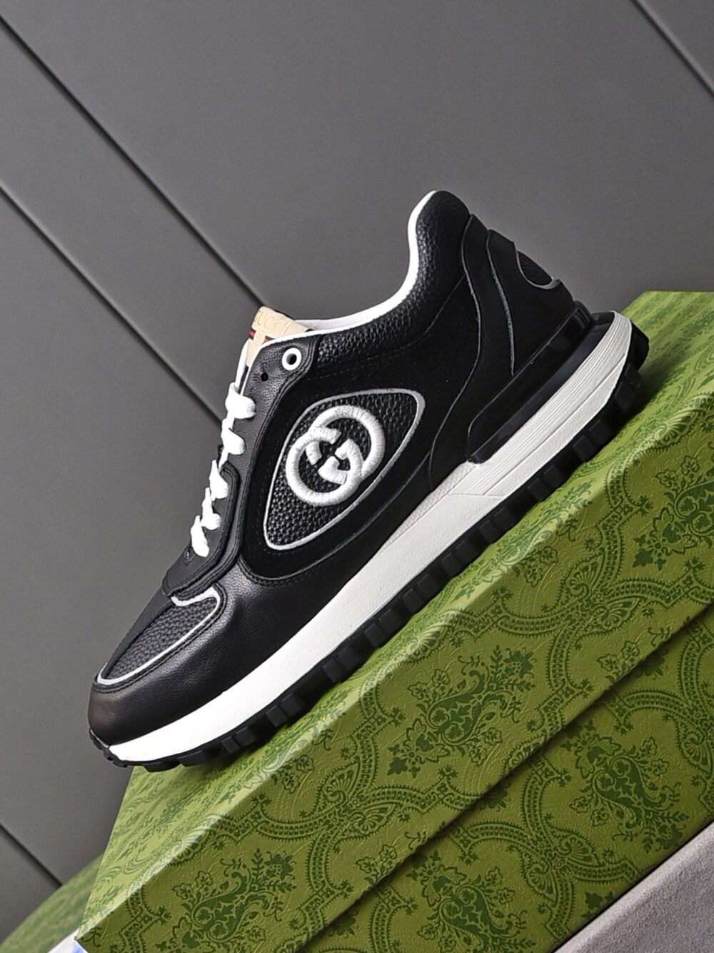 GUCCI DOUBLE G MEN'S RUN SNEAKER BLACK - Image 6